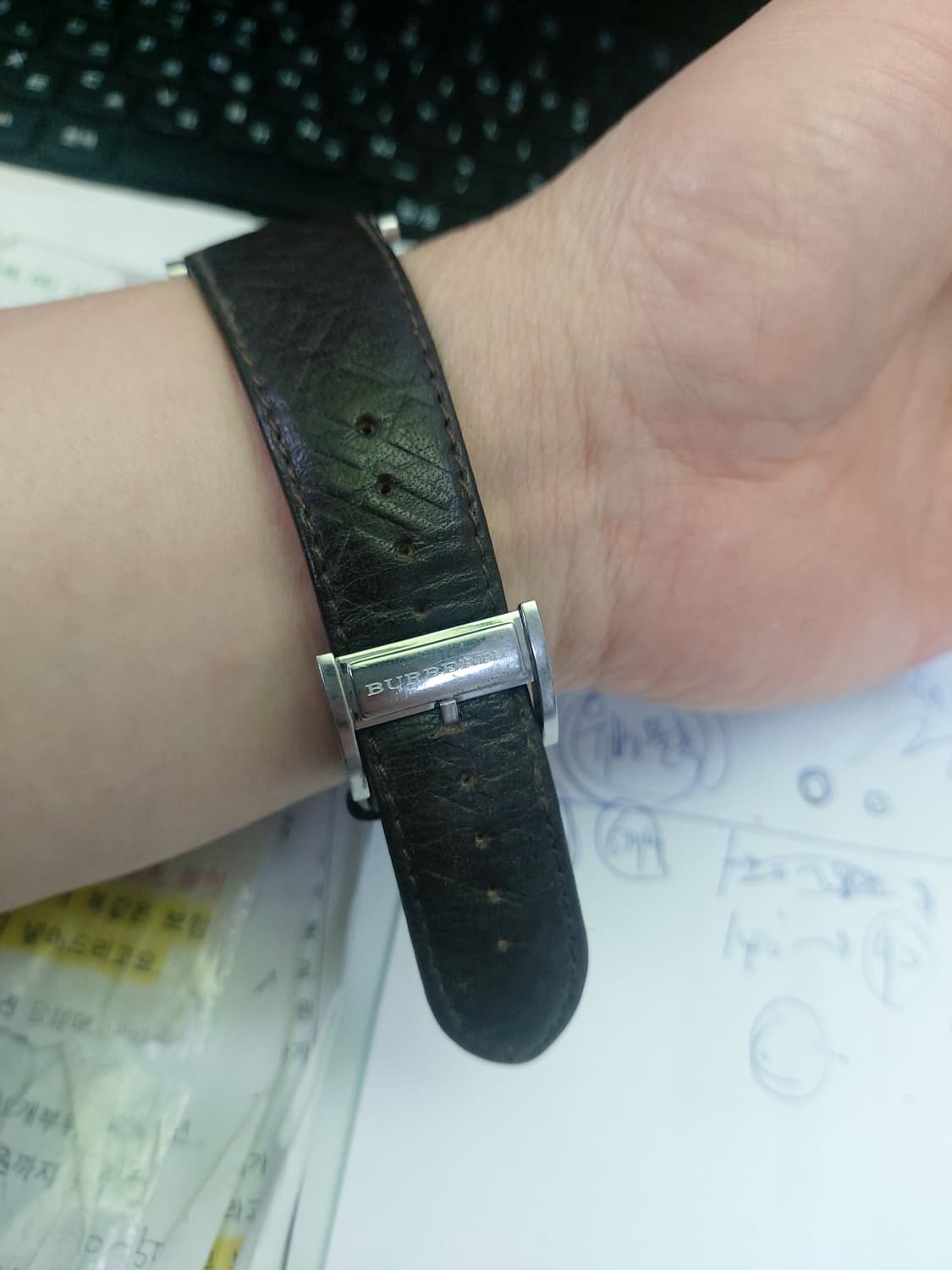 버버리 남성 가죽 시계 상품이미지6