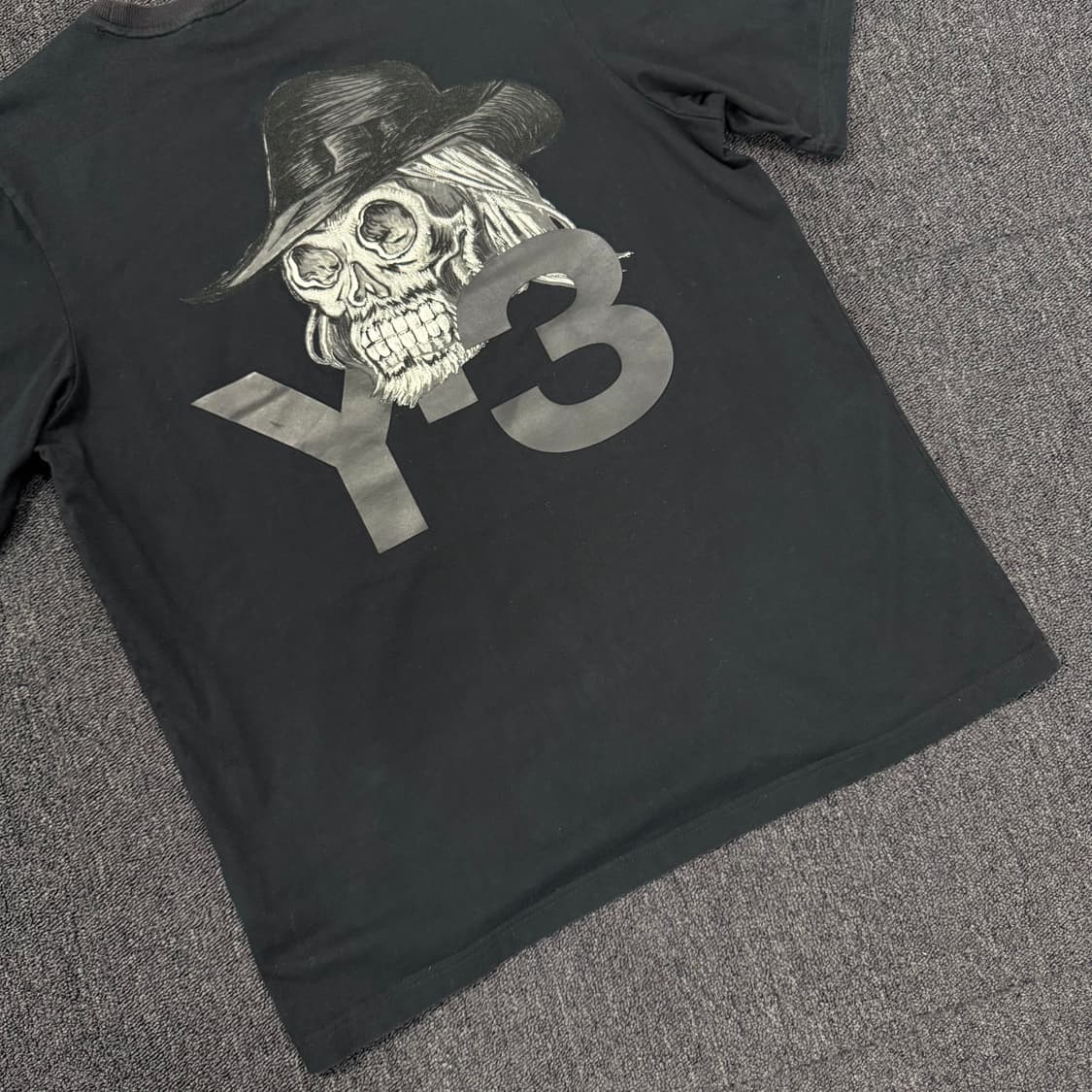 Y-3 아디다스 요지야마모토 백 스컬자수 반팔티 상품이미지3