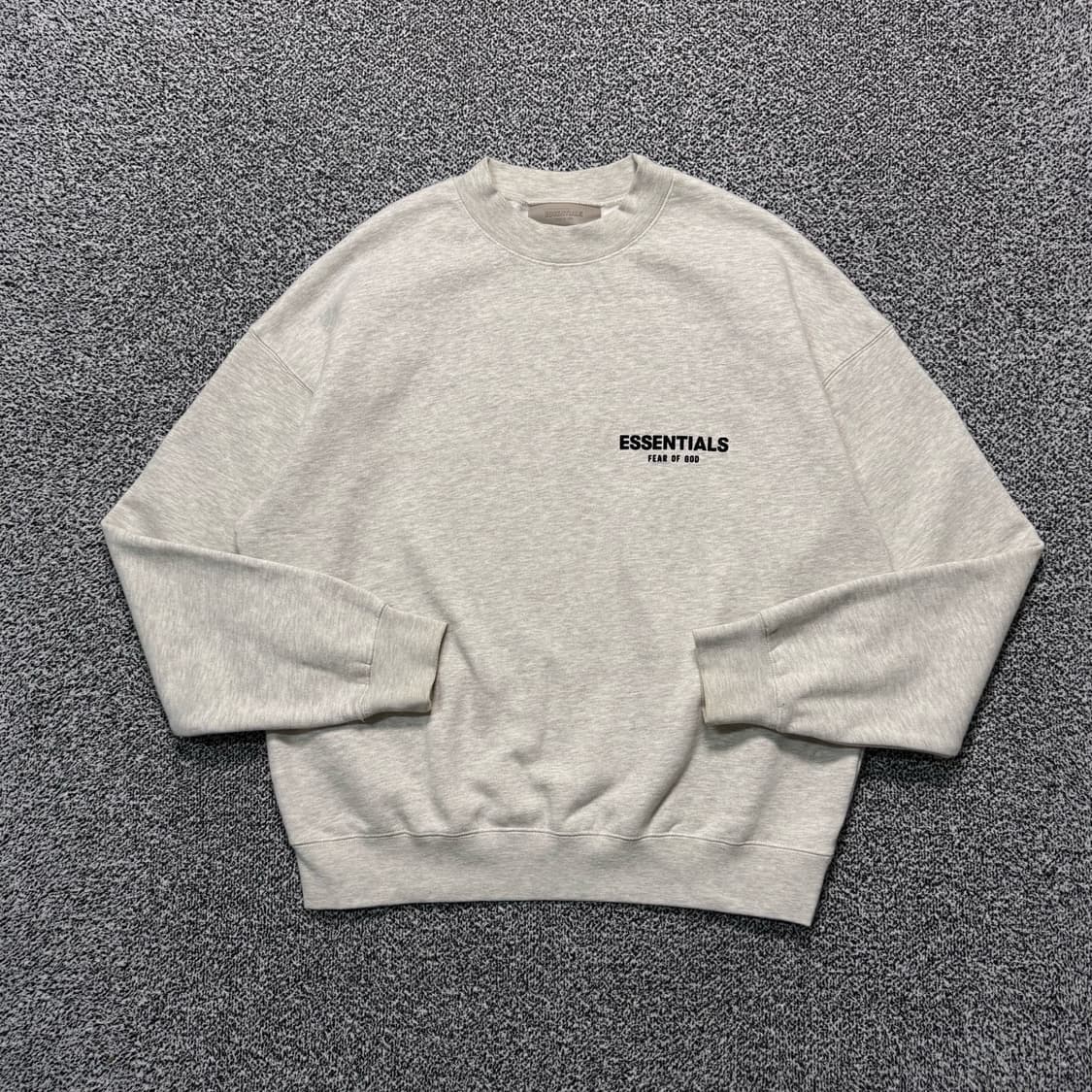 Name : 에센셜 스펠아웃 후면 빅로고 오트밀 오버핏 맨투맨 :)  상품이미지1