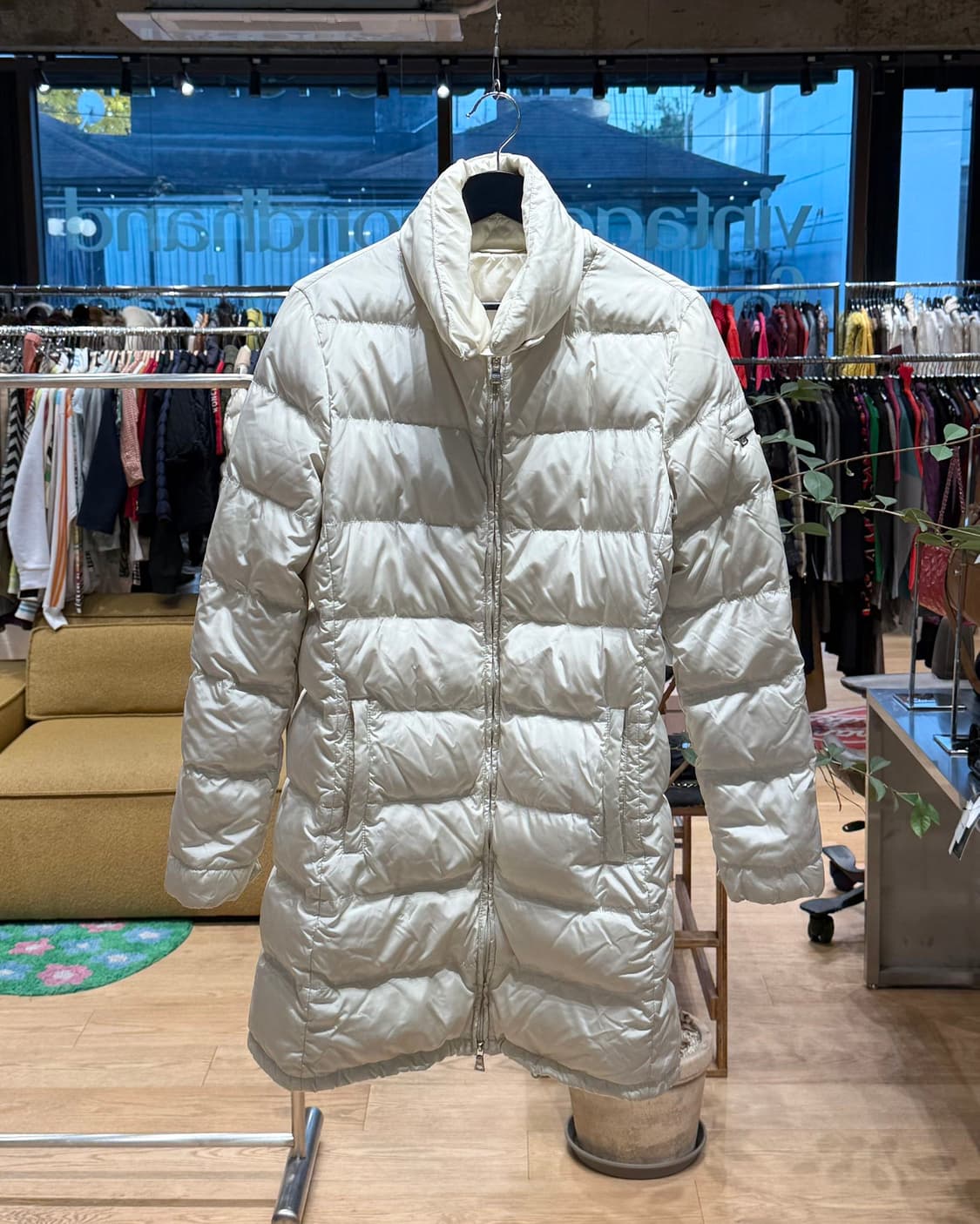 프라다 화이트 폭스 나일론 패딩 점퍼  상품이미지1