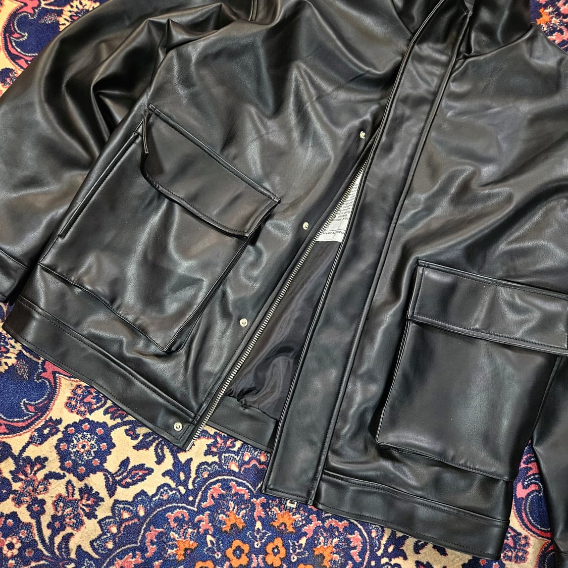 드레스볼륨 21ss 하이넥 루즈핏 비건 가죽 자켓 Free 상품이미지2