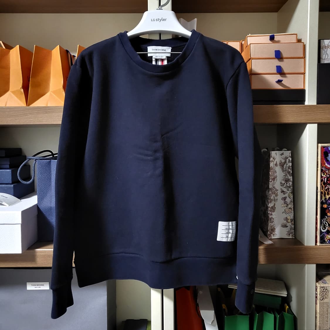 톰브라운 백삼선 맨투맨 3사이즈 네이비 상품이미지2