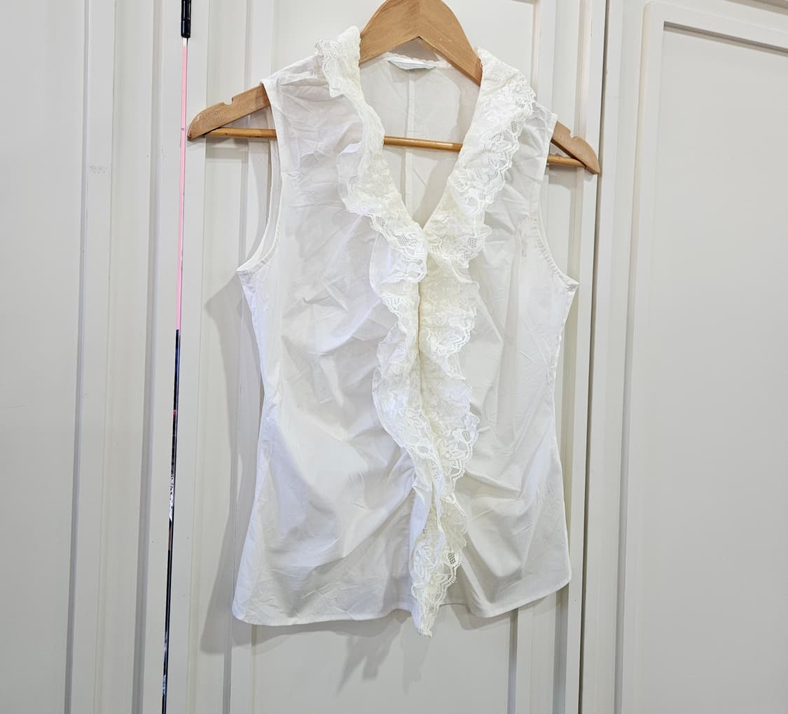 화이트 레이스 프릴 민소매 블라우스 상품이미지2