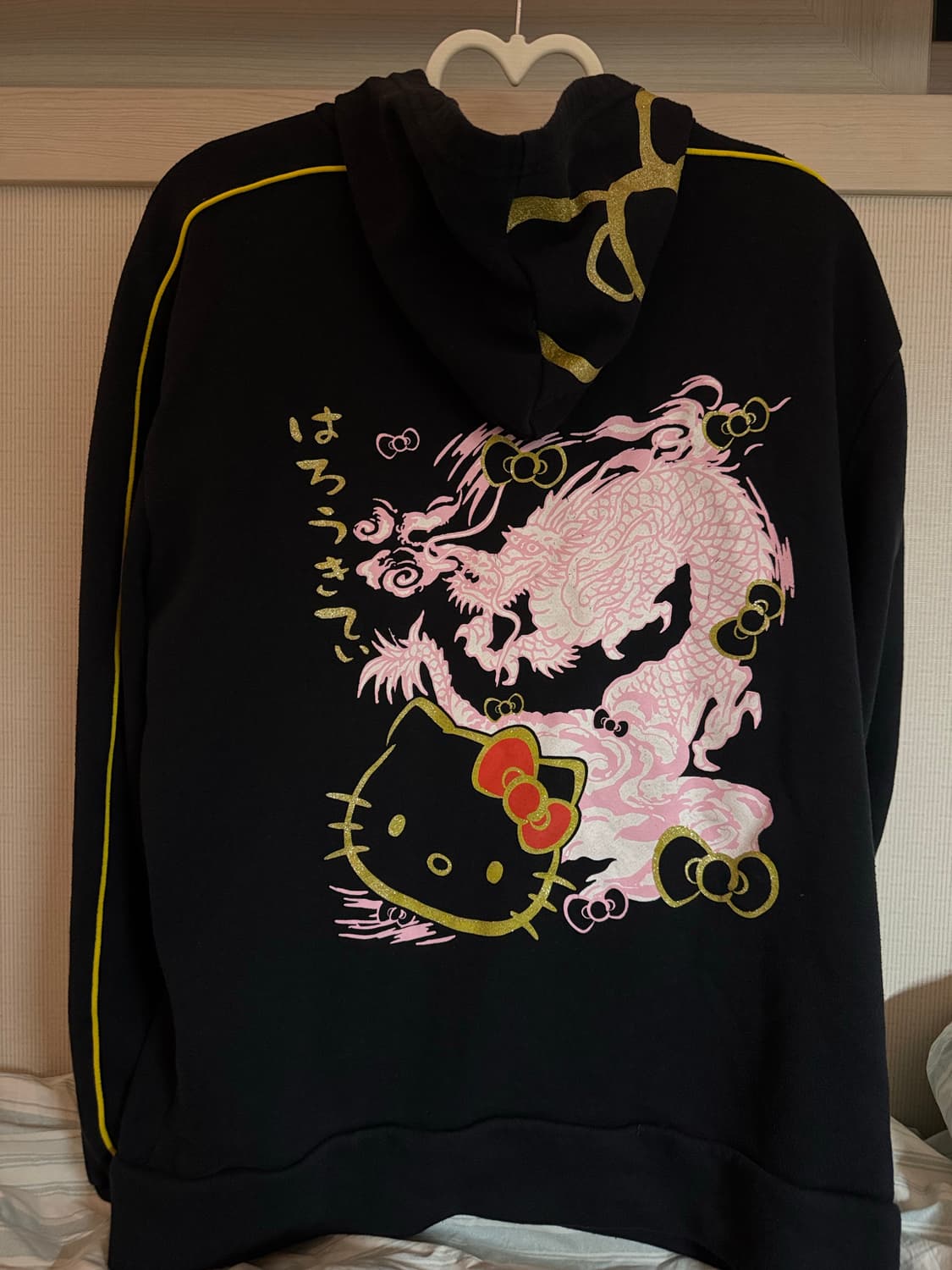 헬로키티 갸루 스카쟌 문양 후드집업 상품이미지1