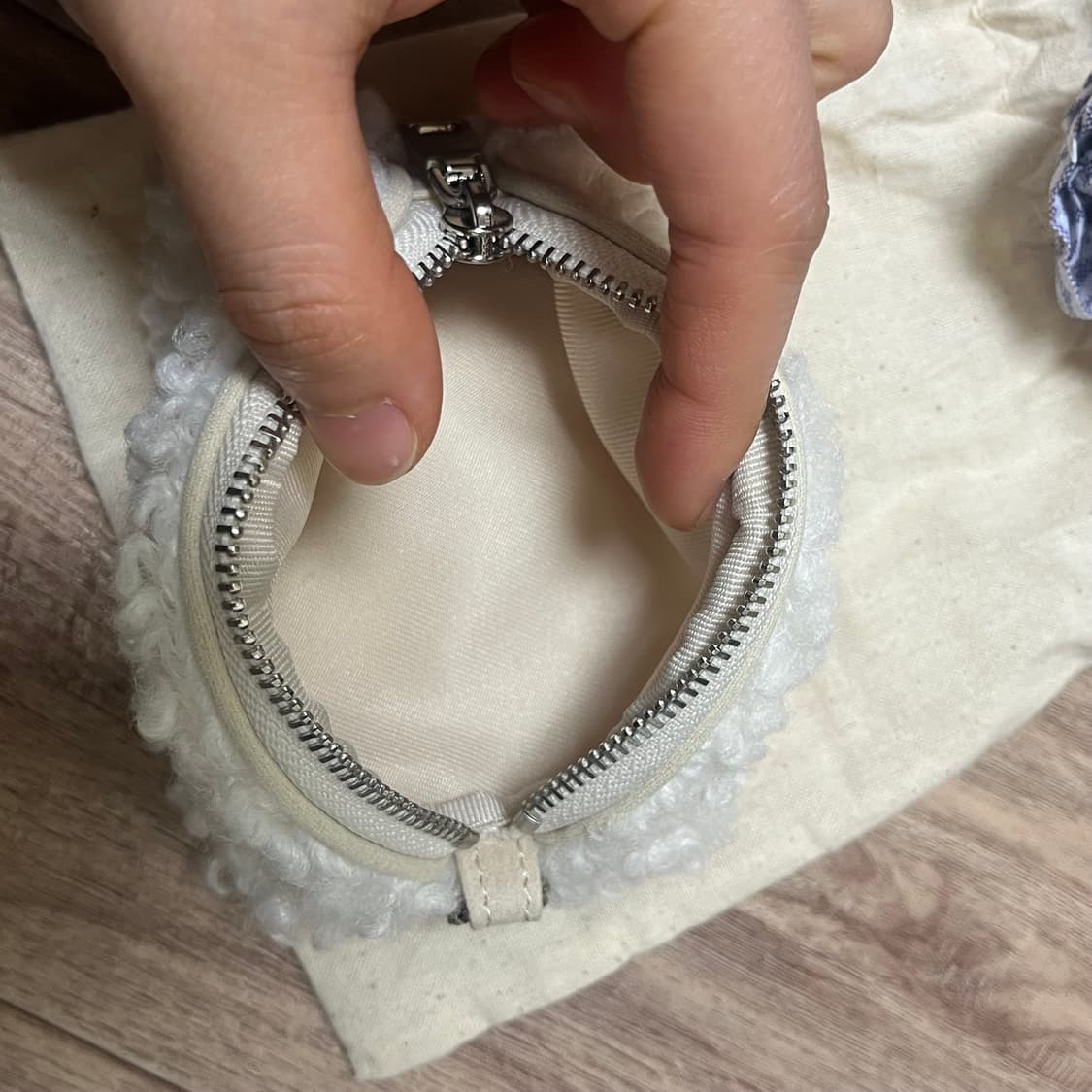 미닛뮤트의 클로 파우치 키링 스노우 상품이미지4