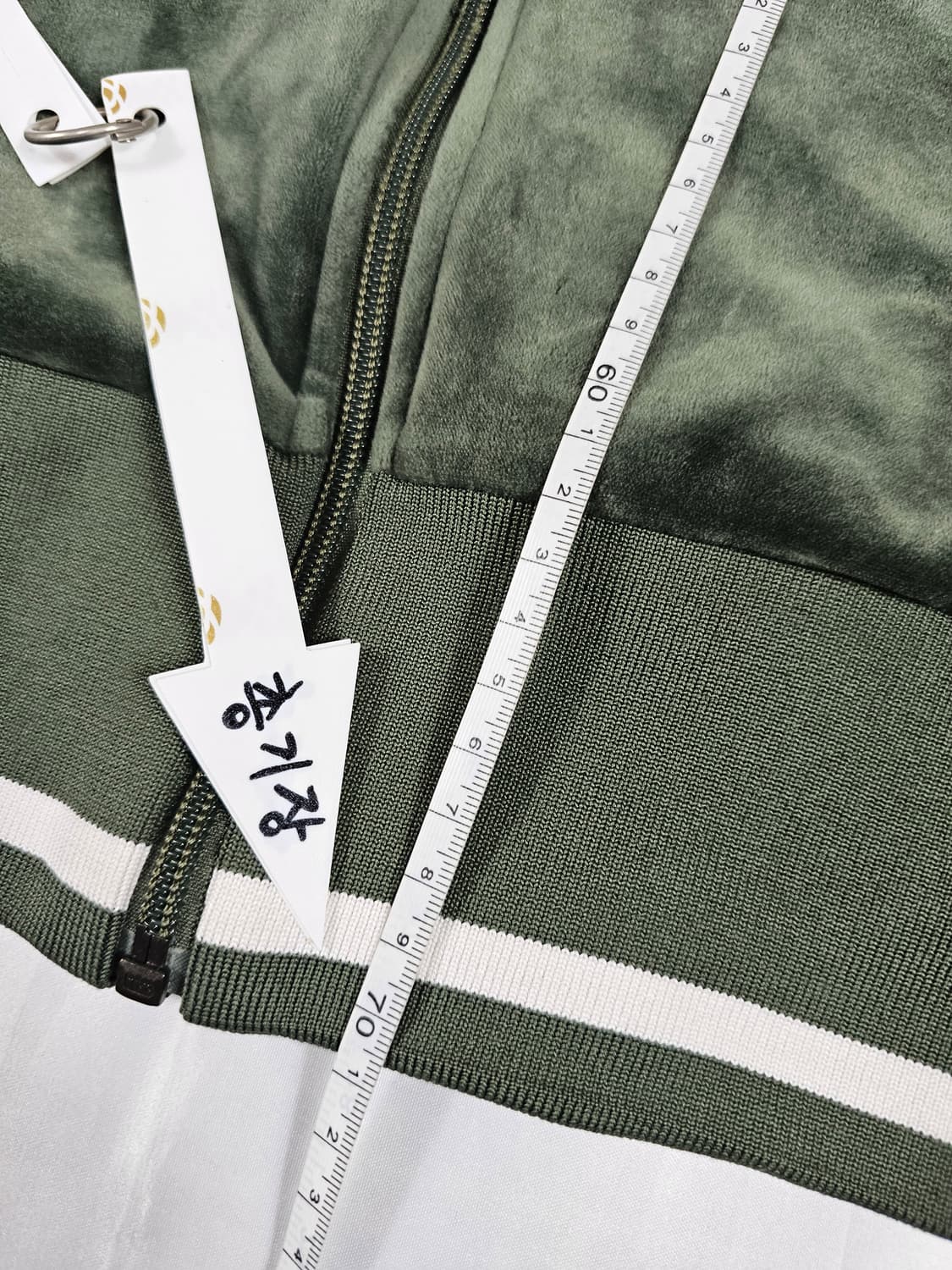 아디다스벨뱃트랙탑 상품이미지6