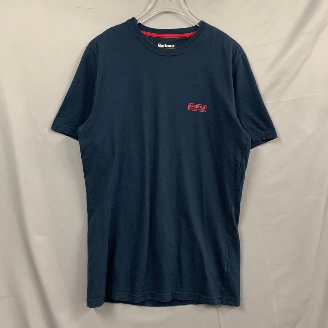 M 바버 인터내셔널 슬림핏 스몰 로고 반팔티 상품이미지1