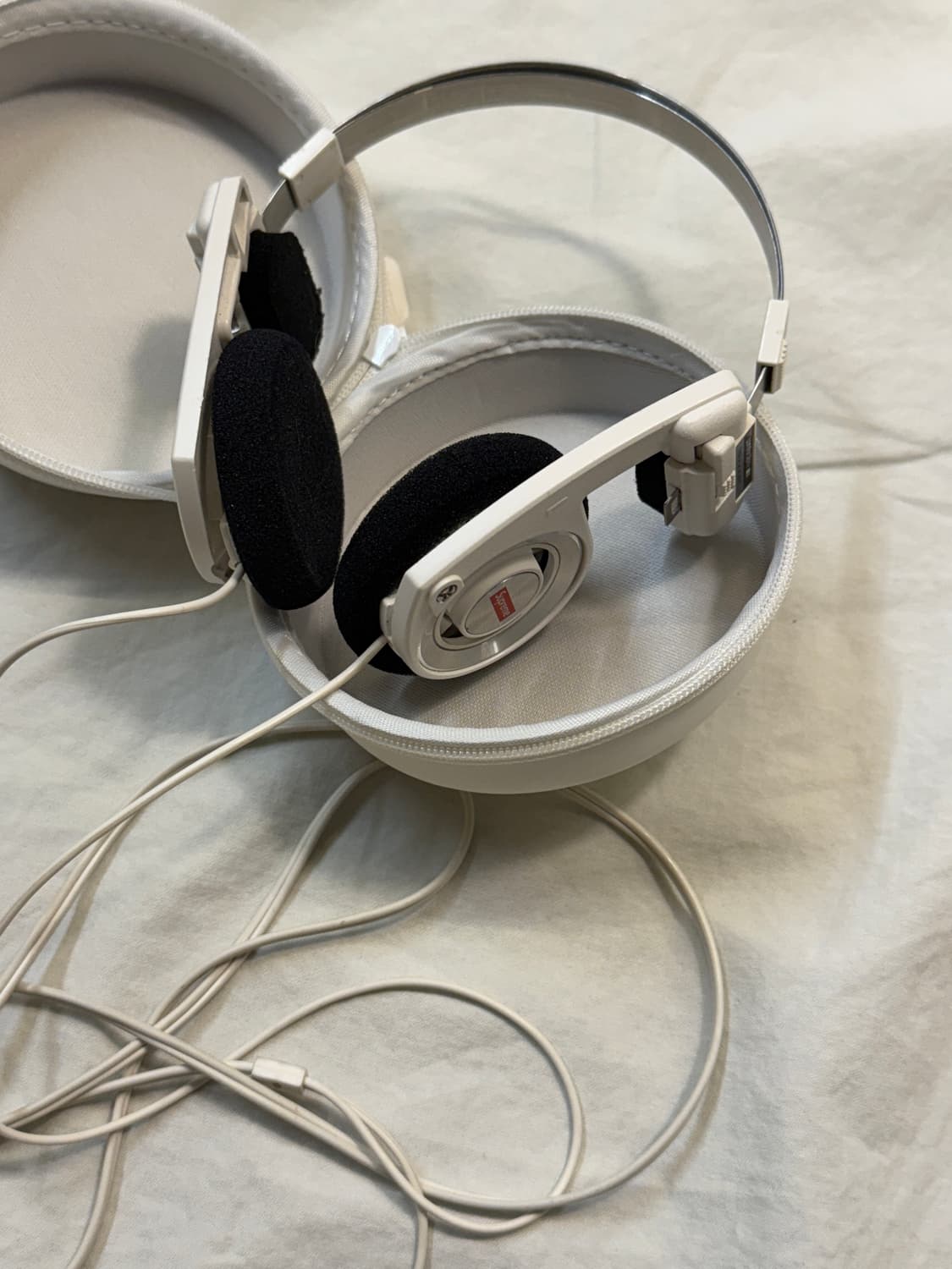 슈프림 코스 포타프로 헤드셋 화이트 상품이미지4