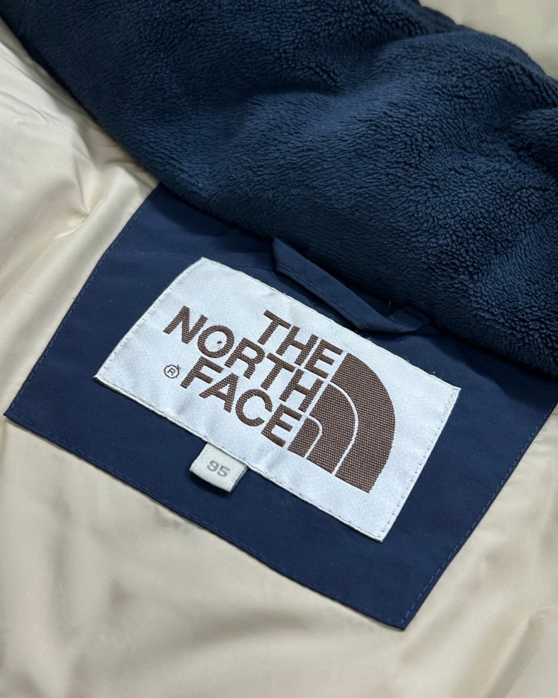 노스페이스 화이트라벨 구스다운 베이지 패딩  상품이미지8