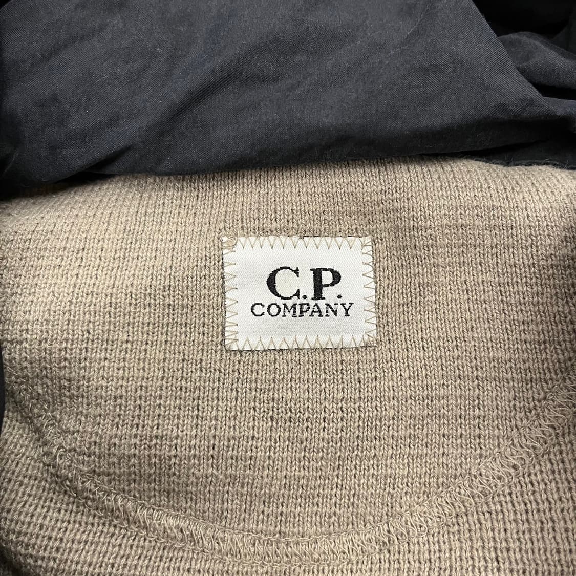 [정품/105] C.P.컴퍼니 고글 후드 니트 집업 자켓 b8 상품이미지6