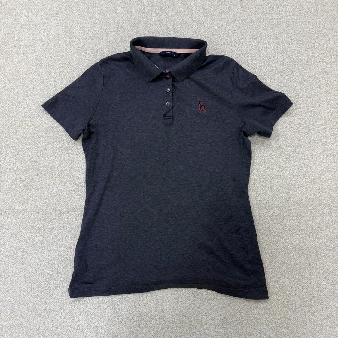 85 헤지스 여성 카라 반팔티 0209T 상품이미지1