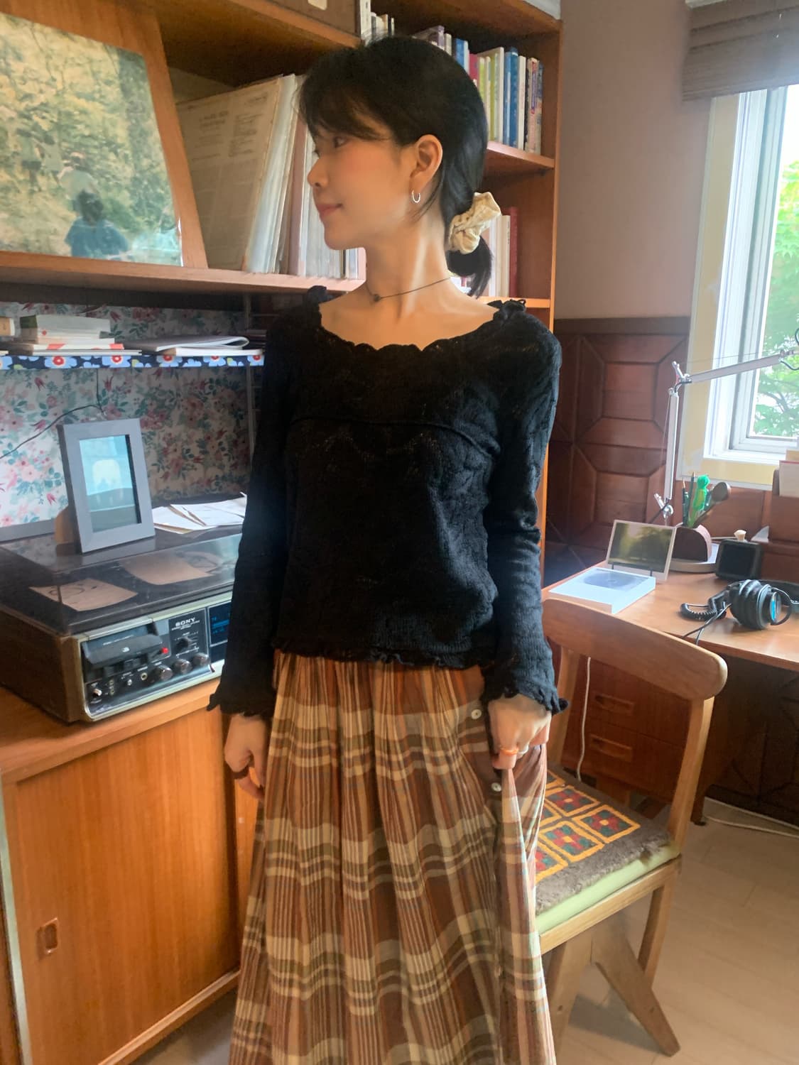 블랙 리프 러플 니트 상품이미지1