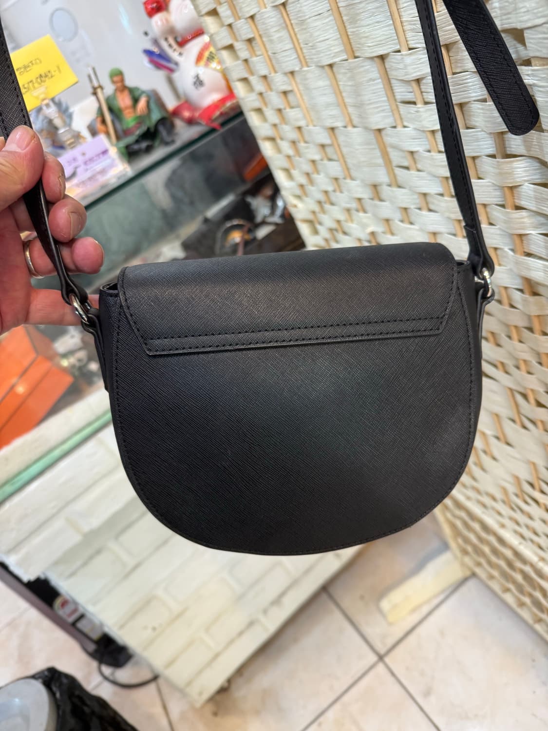 정품 비비안웨스트우드 크로스백 팝니다 상품이미지4