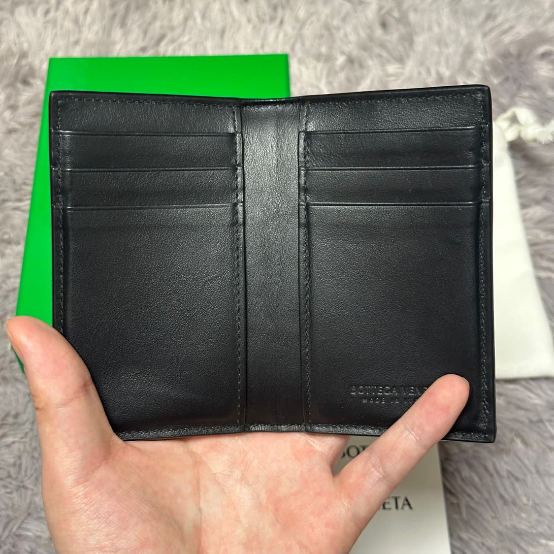 [풀구성] 보테가베네타 맥시 플랩 오거나이저 카드지갑 블랙 상품이미지3