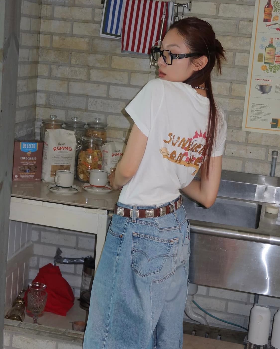 아옵트 x bella wooyoug 빈티지 스타일 티셔츠 상품이미지7