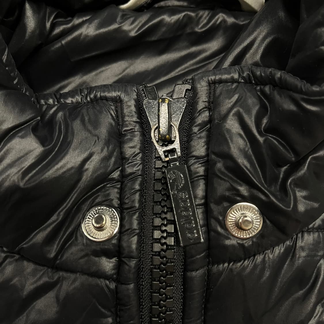 아디다스 블랙 경량 블랙 실버 숏패딩 90 상품이미지6