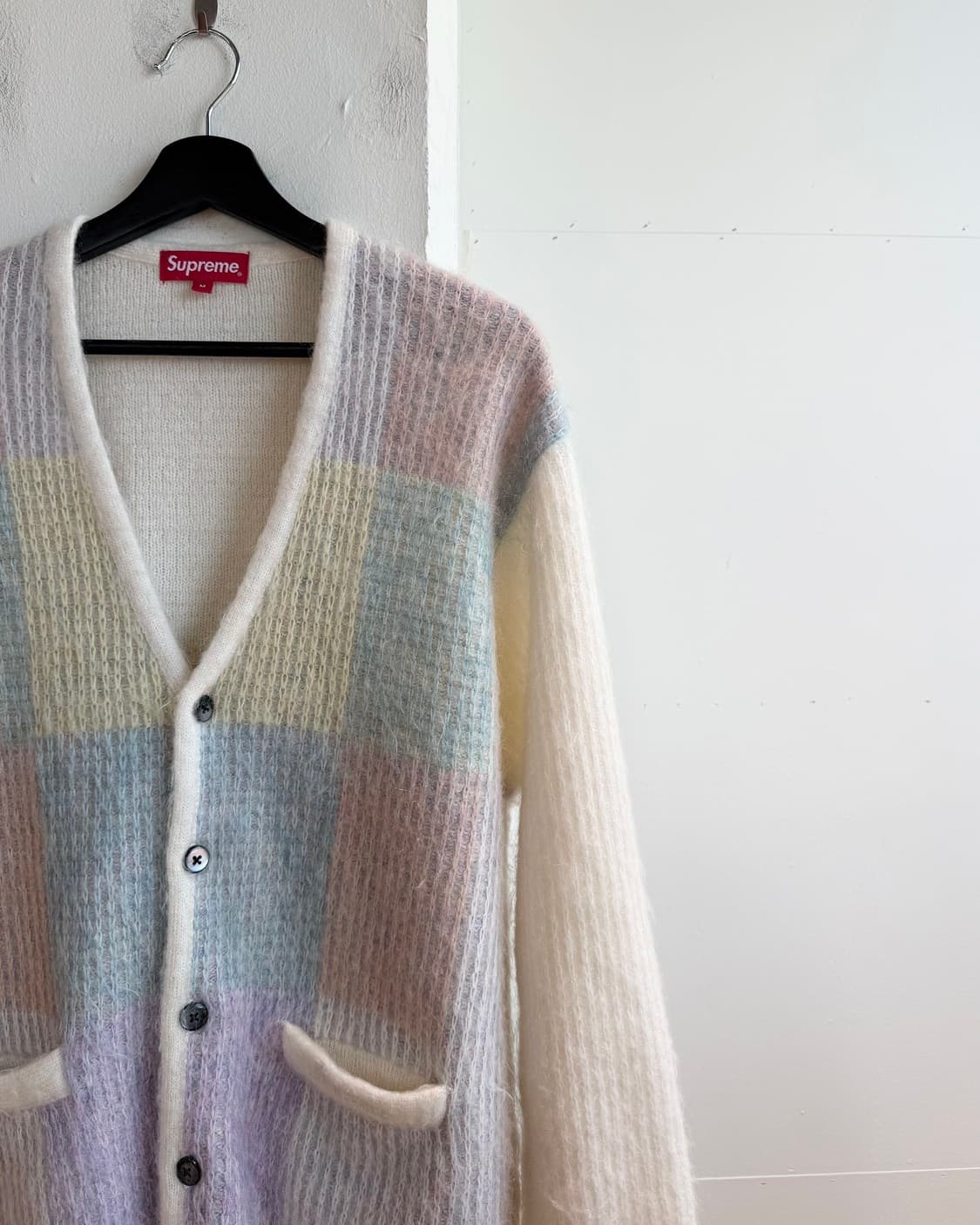 슈프림 아이보리 22ss 브러쉬드 그리드 가디건 상품이미지5