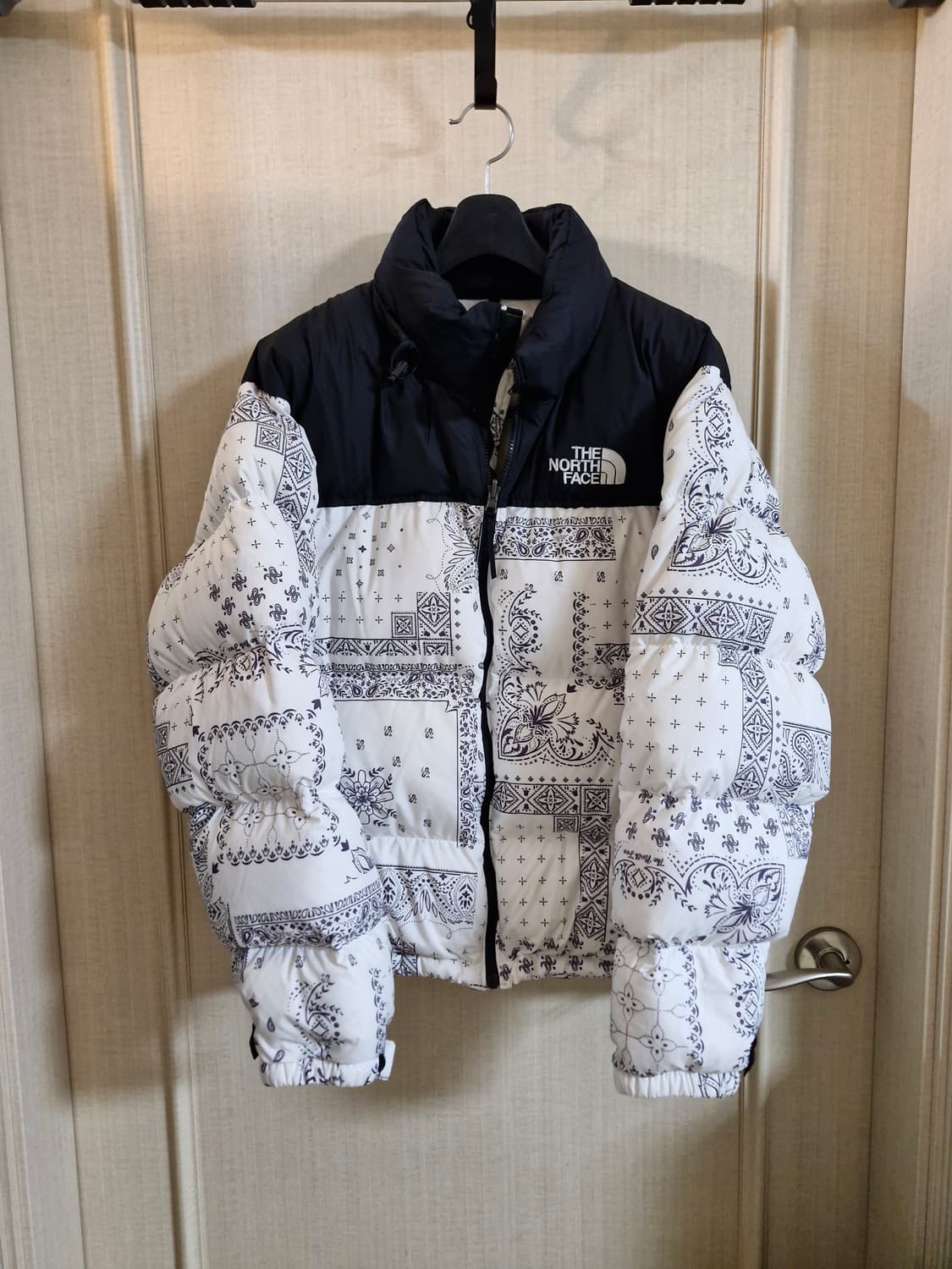 노스페이스 페이즐리 오프 화이트 눕시 패딩 XXL 상품이미지1