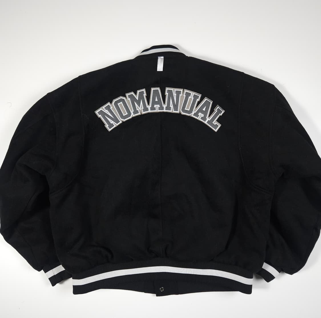 노매뉴얼 빅로고 바시티 자켓  상품이미지3