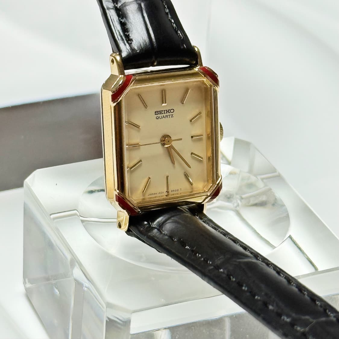 80's90's 빈티지 세이코 사각 탱크 레드 엣지 워치 상품이미지4