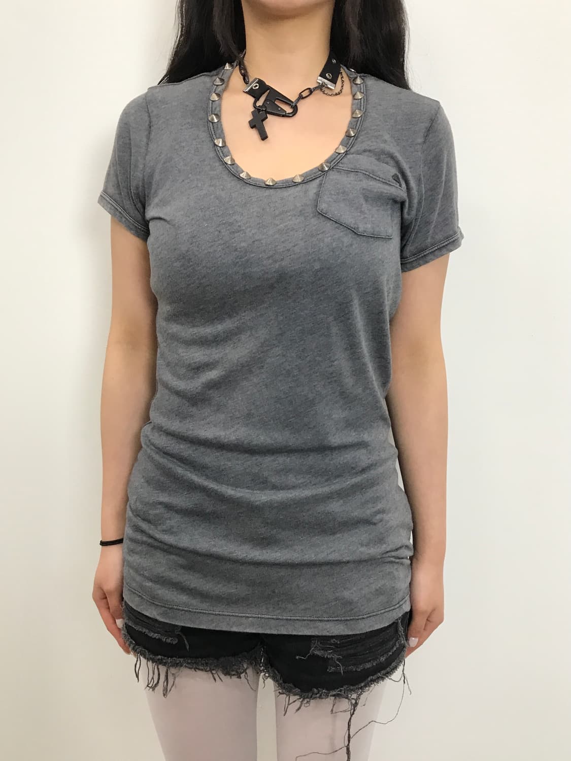 Made Italy Charcoal Studded Neck Tee 상품이미지3