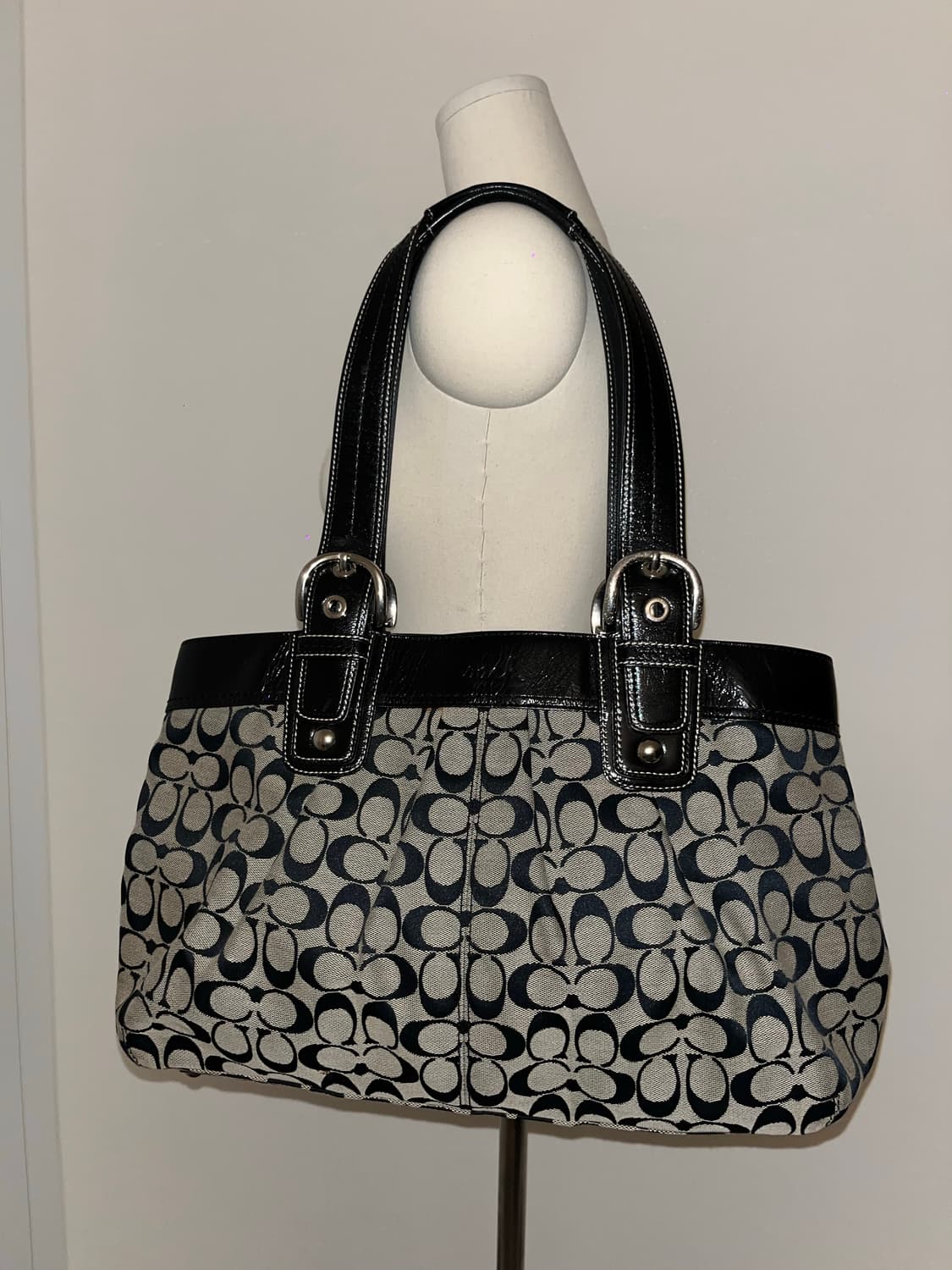 Coach Cookie and Cream Big Shoulder Bag 상품이미지2