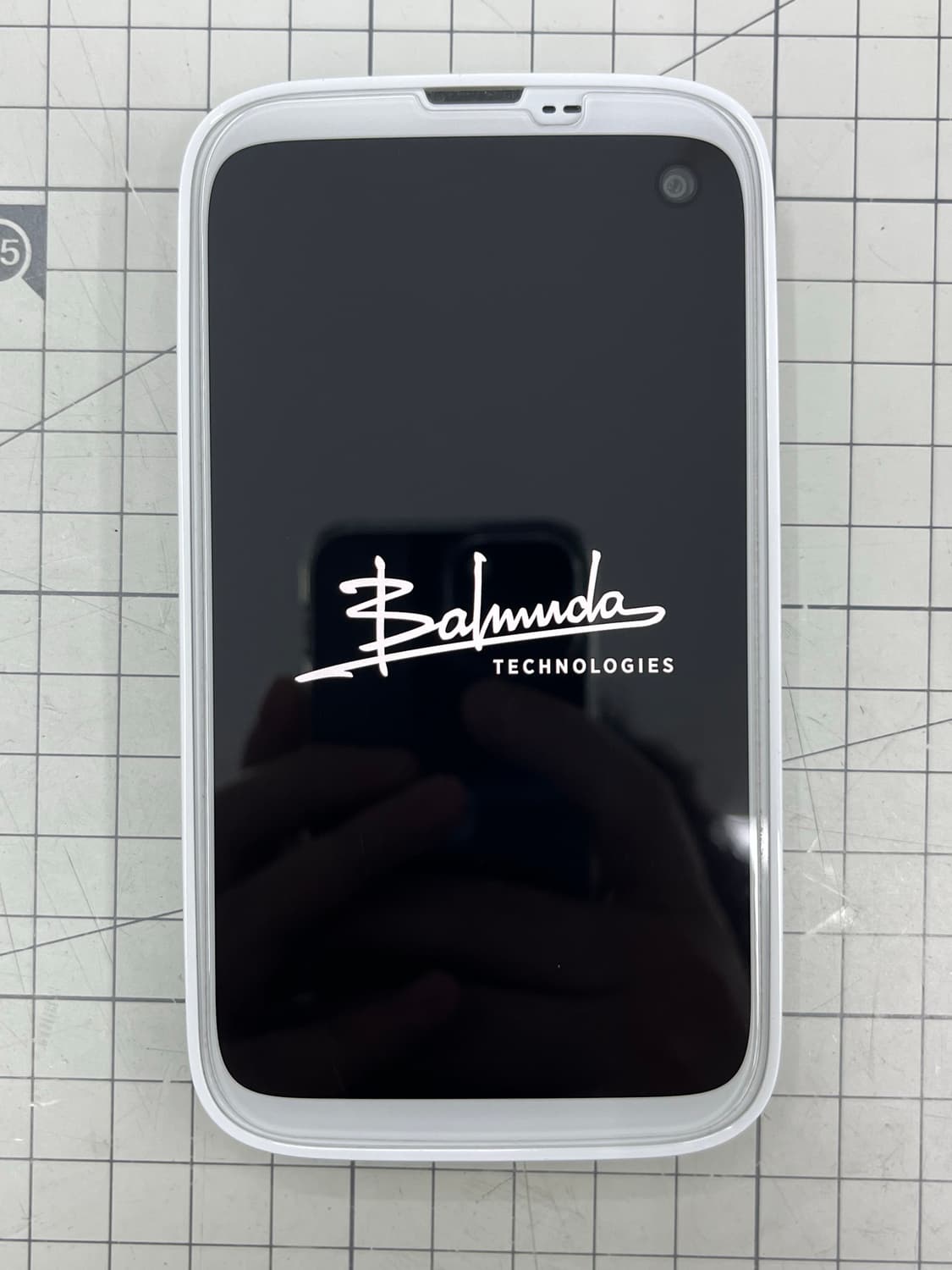 발뮤다폰 128기가 화이트 상품이미지1