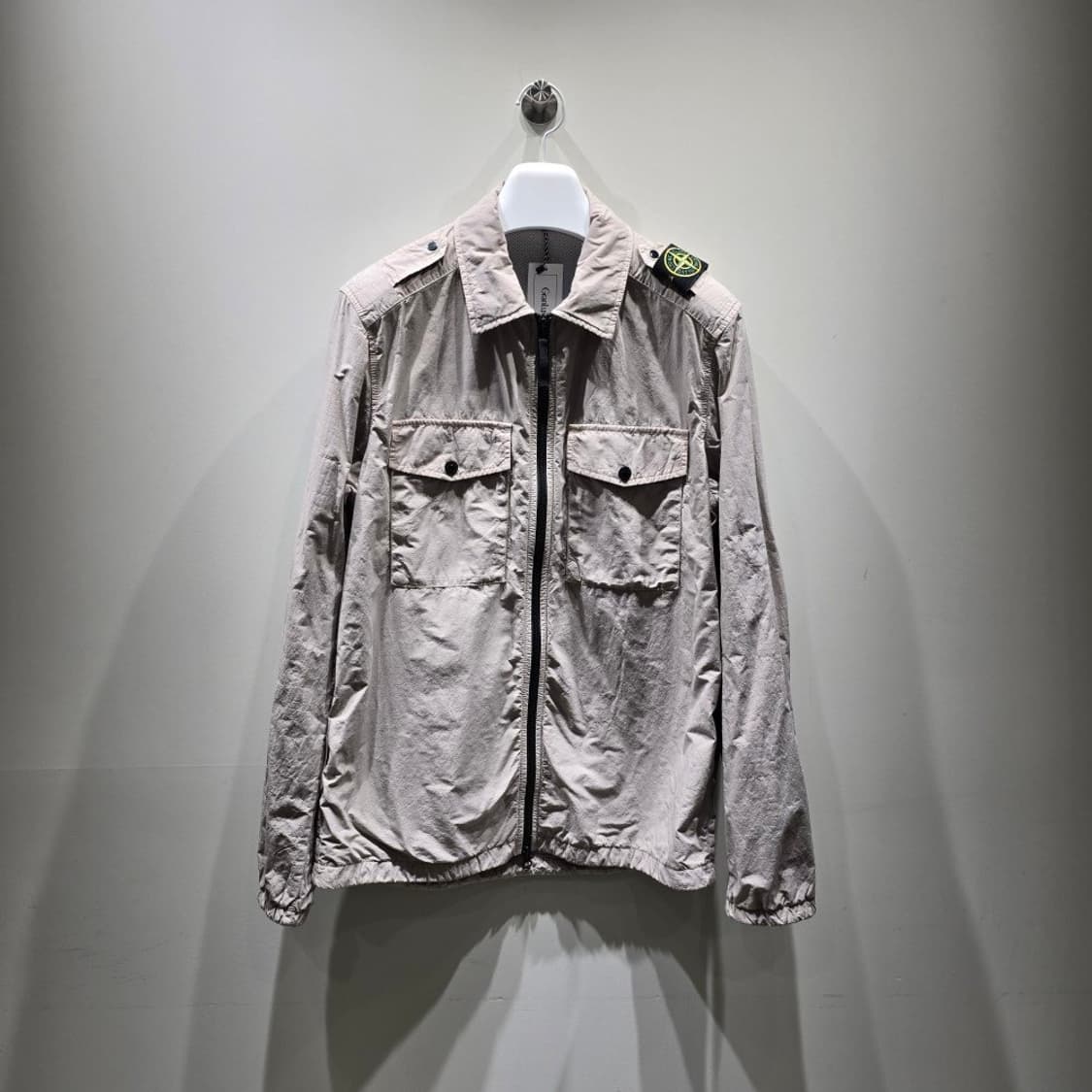 [중고/정품] 스톤 아일랜드 나슬란 라이트 오버셔츠 도브 그레이 L 상품이미지1