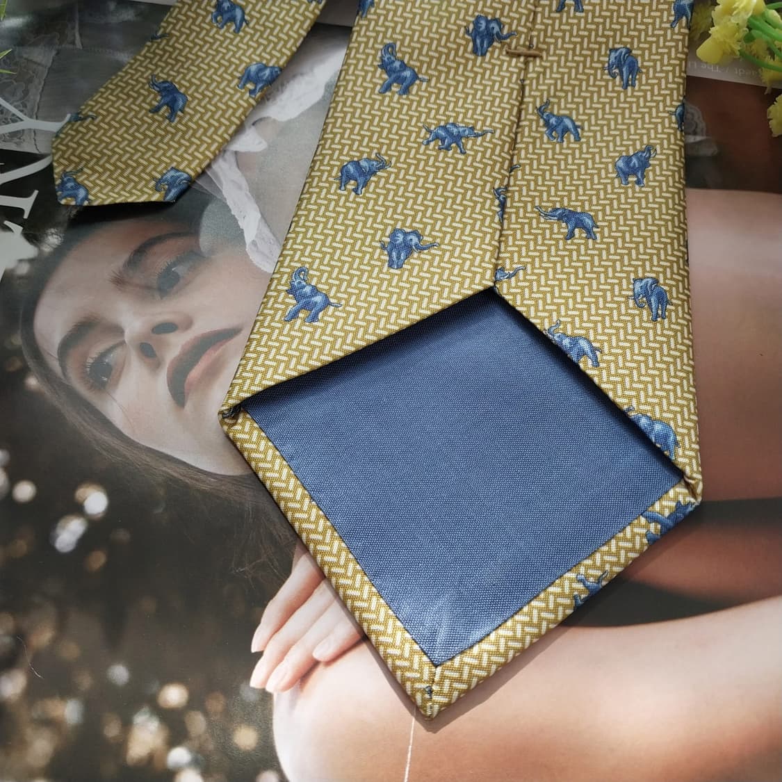 짐톰슨 실크 옐로우 코끼리 패턴 넥타이 9.5cm A+등급 K1307
 상품이미지7