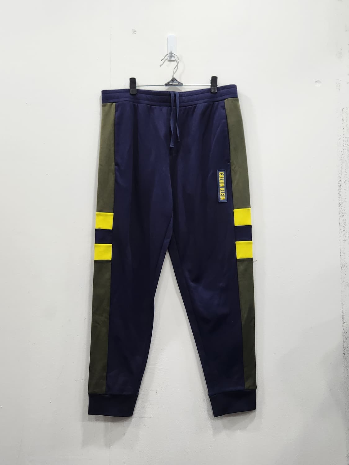 [L] CK 캘빈클라인 트레이닝 조거 팬츠 스웻팬츠 상품이미지1