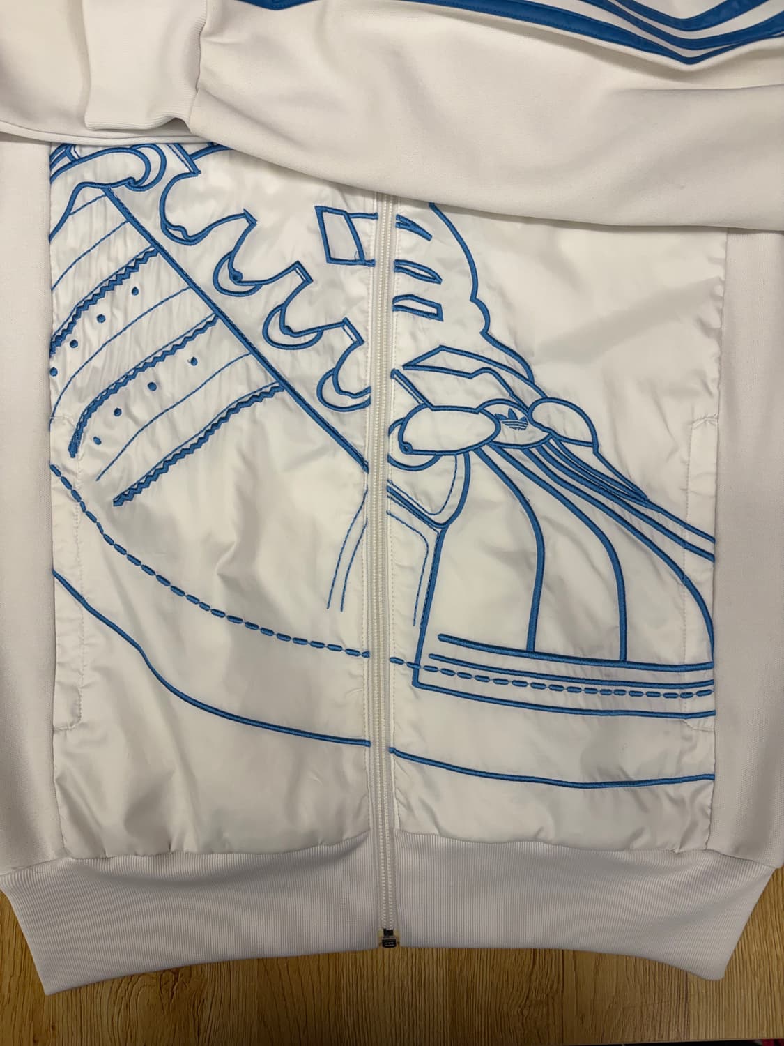 [100] 아디다스 슈퍼스타 자수 흰/파 후드집업 상품이미지2