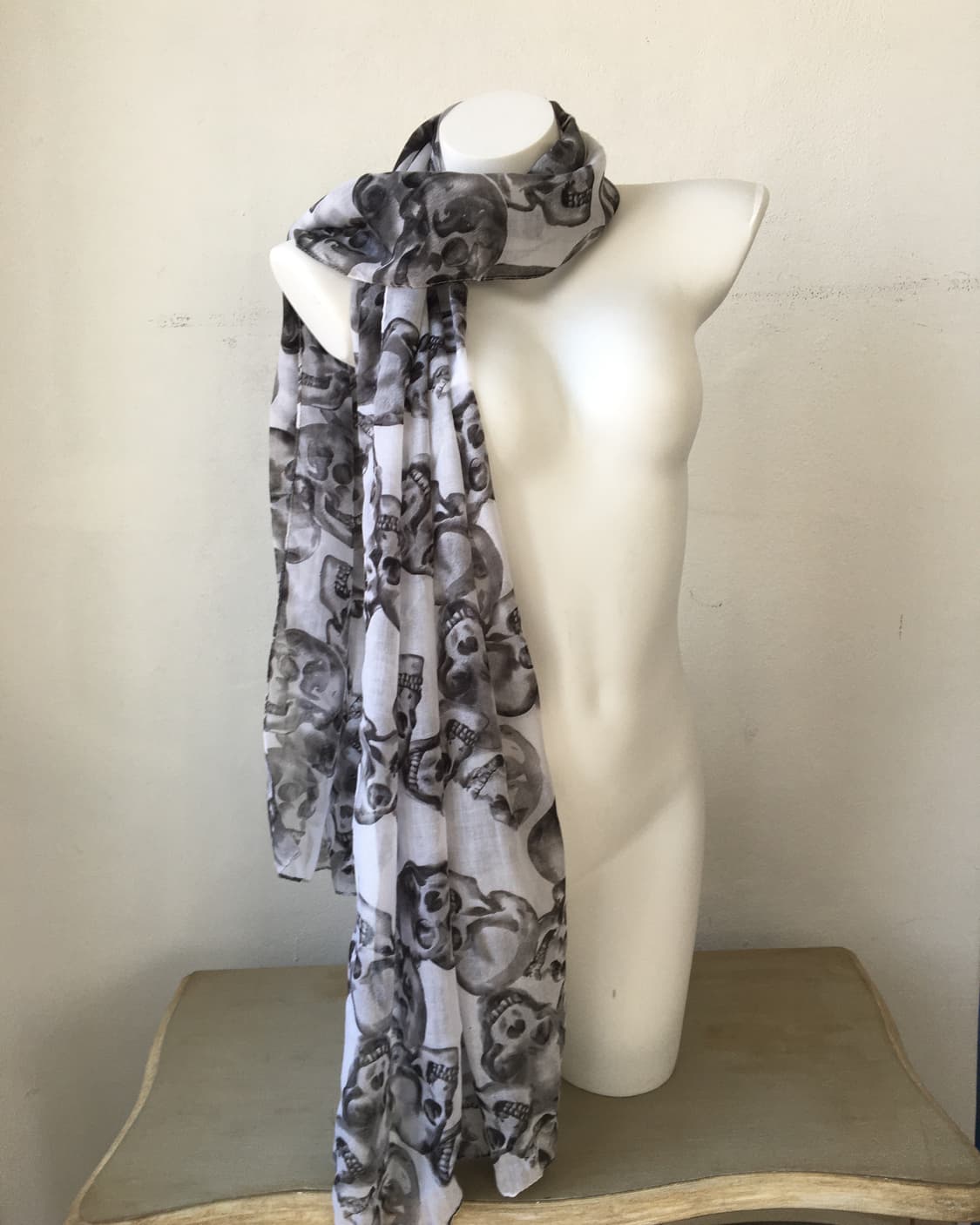 skull pattern scarf 상품이미지1
