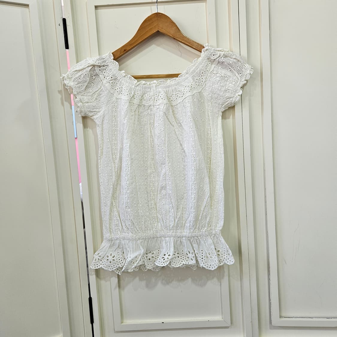 리즈리사(LIZ LISA) 펀칭 레이스 오프숄더 블라우스 상품이미지6