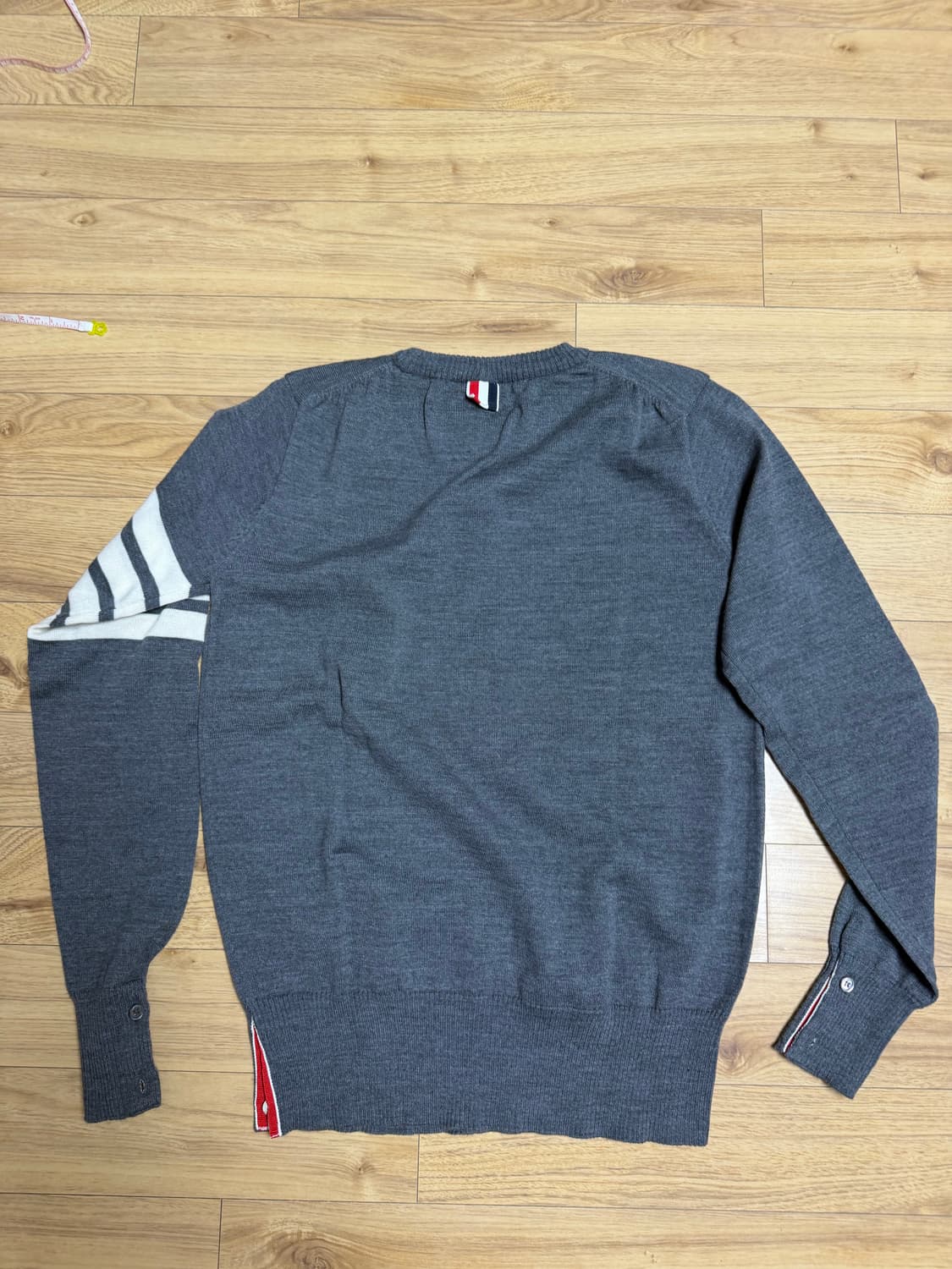 톰브라운 그레이 라운드 니트 상품이미지2