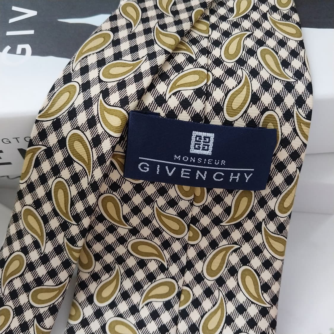 지방시 실크 옐로우 페이즐리&체크 넥타이 9.8cm A+등급 K1096
 상품이미지5