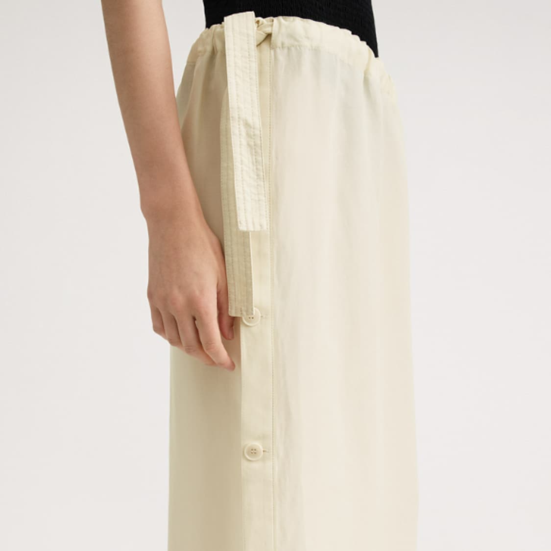 토템 사이드버튼 드로스트링 스커트 36 판매합니다 상품이미지2