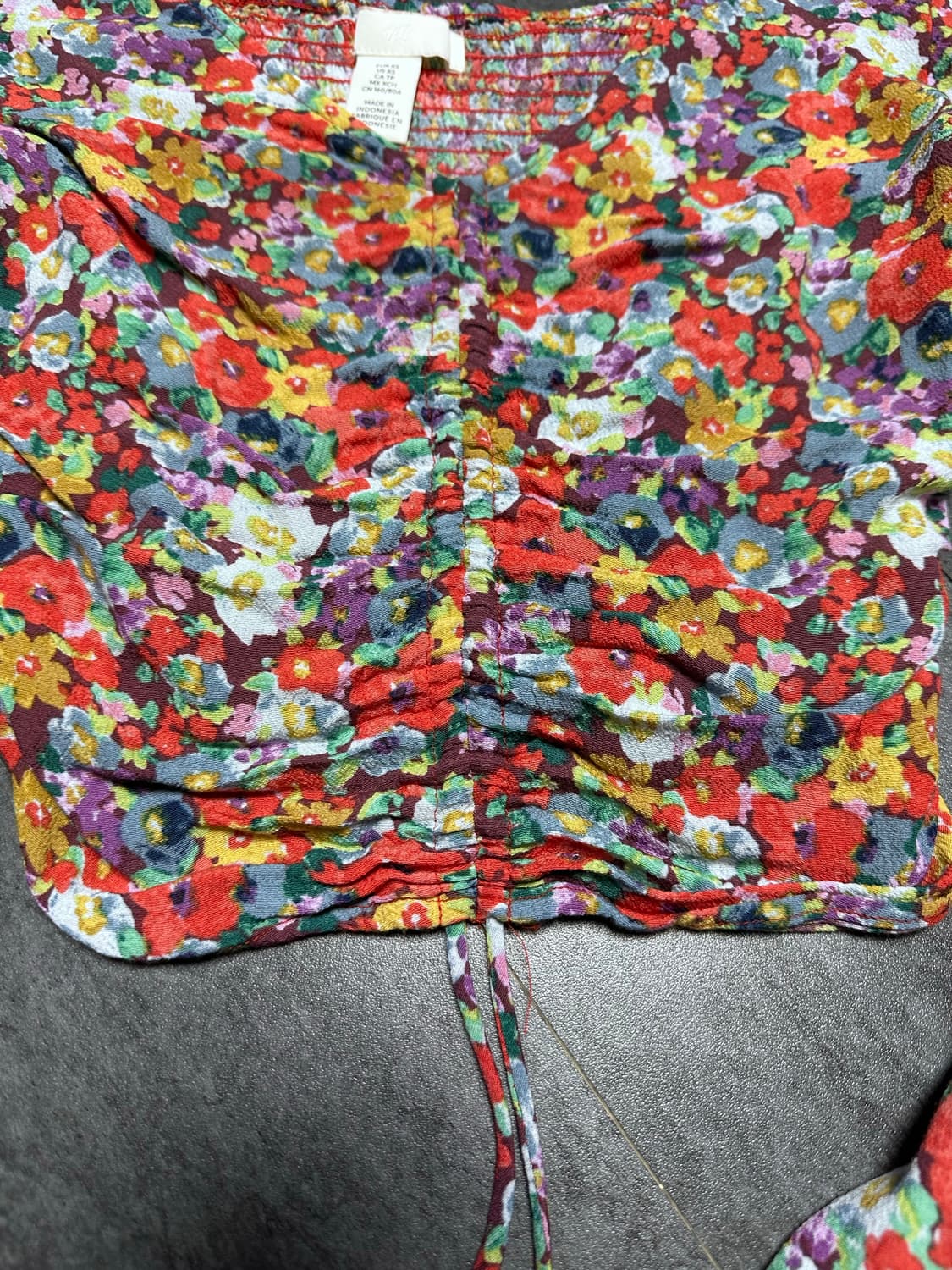 H&M 플라워 셔링 크롭 블라우스 XS 상품이미지6