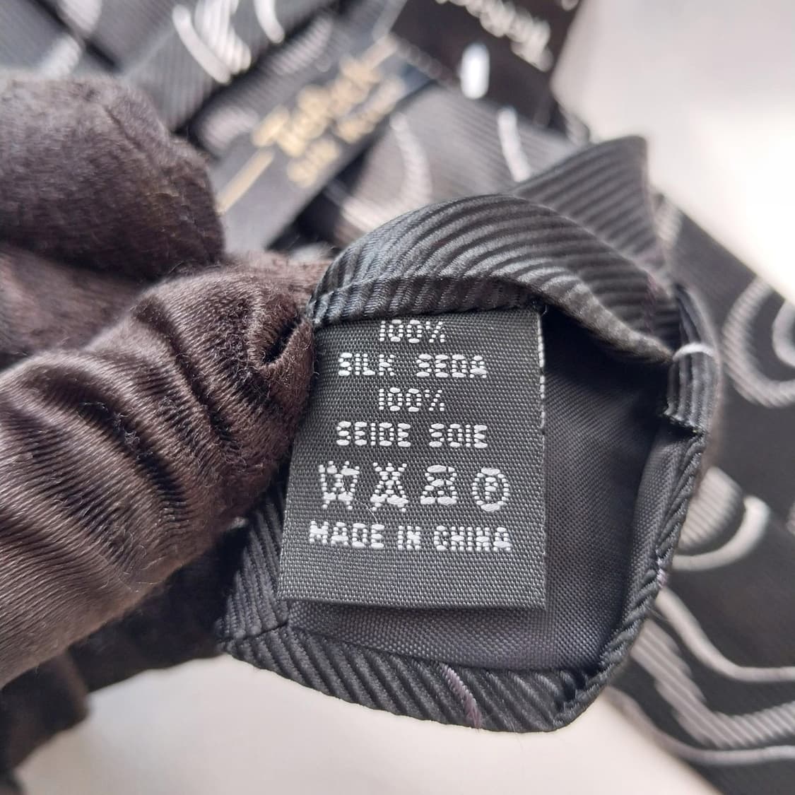 TIERACK 타이렉 넥타이 블랙 새제품 8.7cm S등급 K2062
 상품이미지10