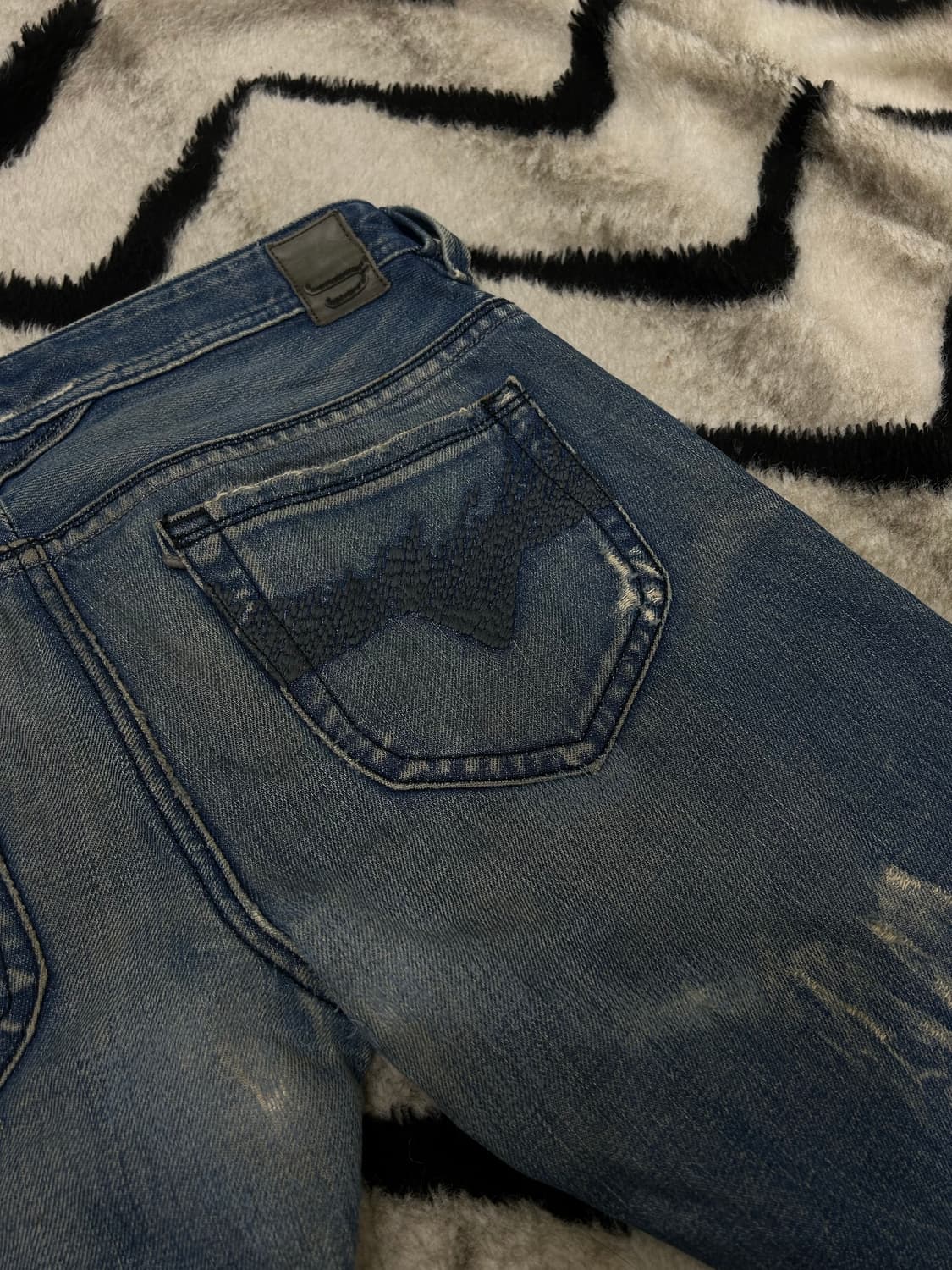 [30]디젤 Thanaz 데미지 데님 팬츠 상품이미지1