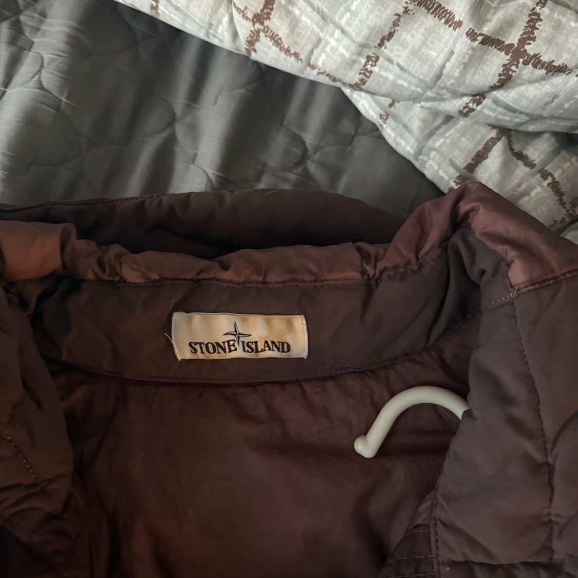 L 19fw 스톤아일랜드 크랭클랩스 패딩 로즈쿼츠 상품이미지3