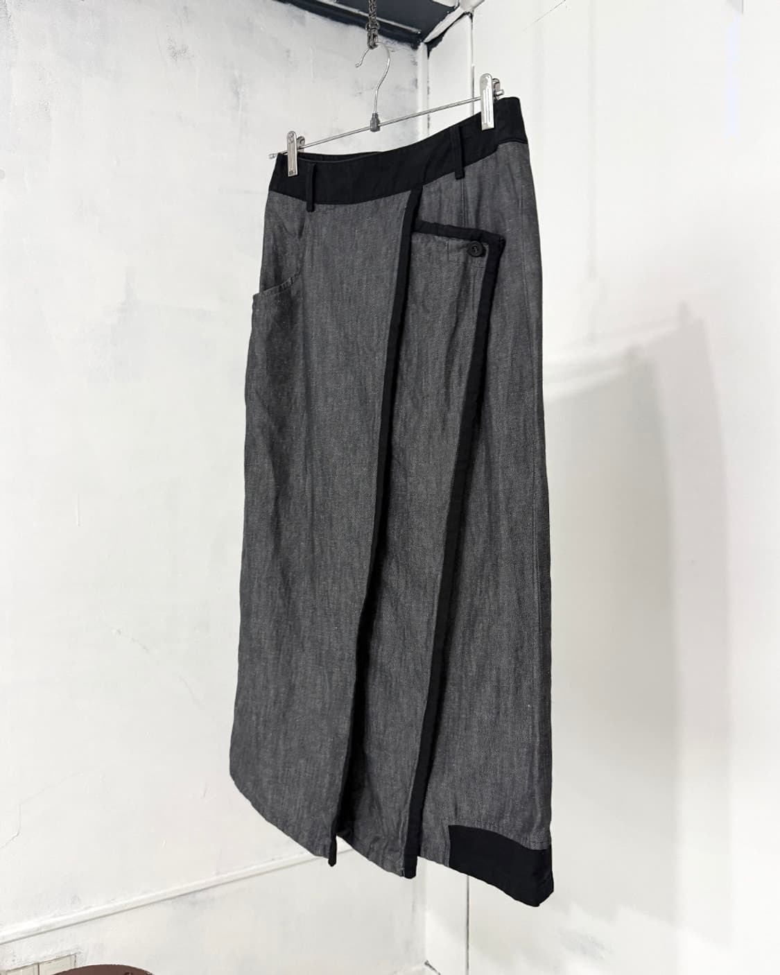 Black Contrast Grey Raw Denim Long Skirt 상품이미지1