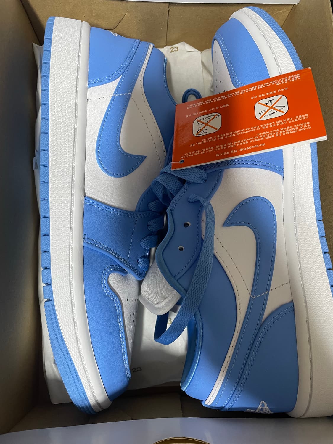 나이키 에어조던1로우 유니버시티 블루 상품이미지1