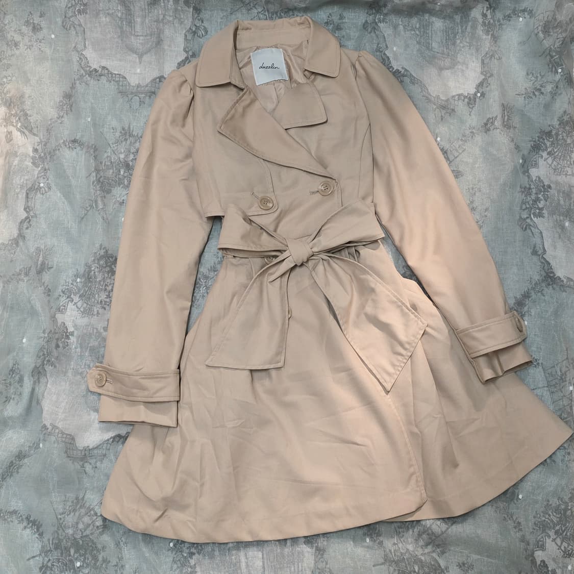 빈티지 라떼갸루 트렌치 코트 일브 리즈리사 히메갸루
엑시즈팜 상품이미지1