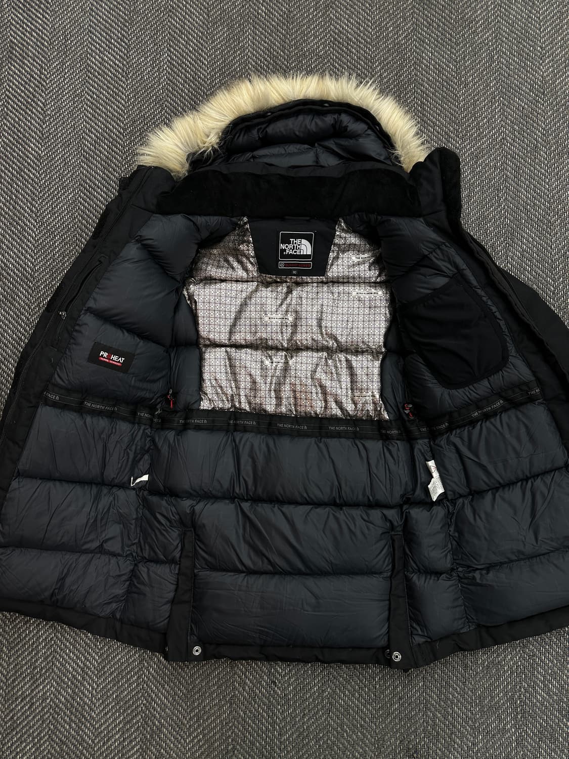 노스페이스 퍼후드 패딩 블랙 상품이미지6