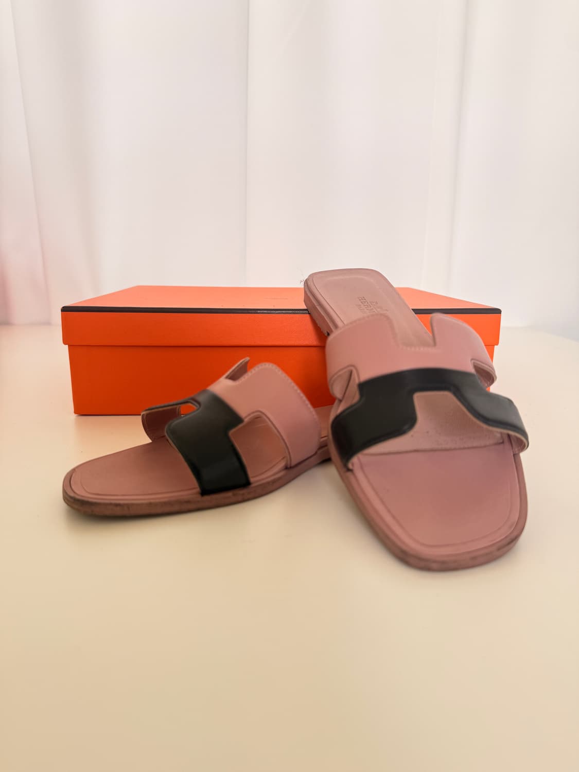 에르메스(Hermès)의 오란(Oran) 샌들 상품이미지1