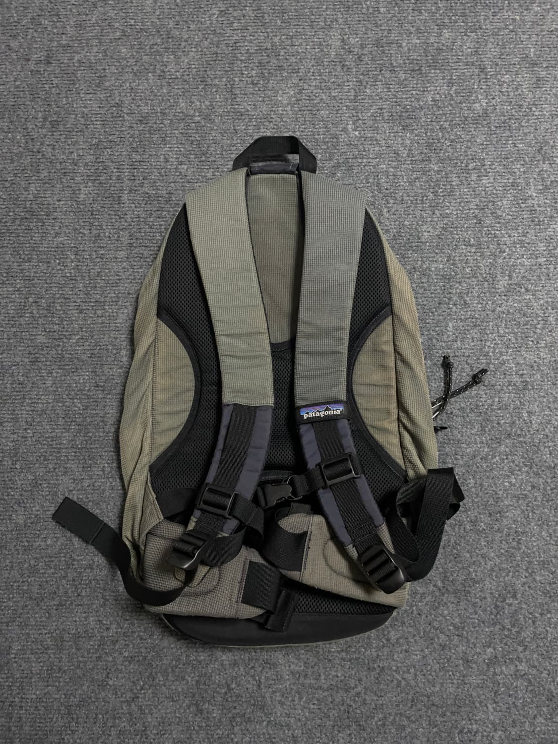 파타고니아 블랙 트래킹 백팩 상품이미지4