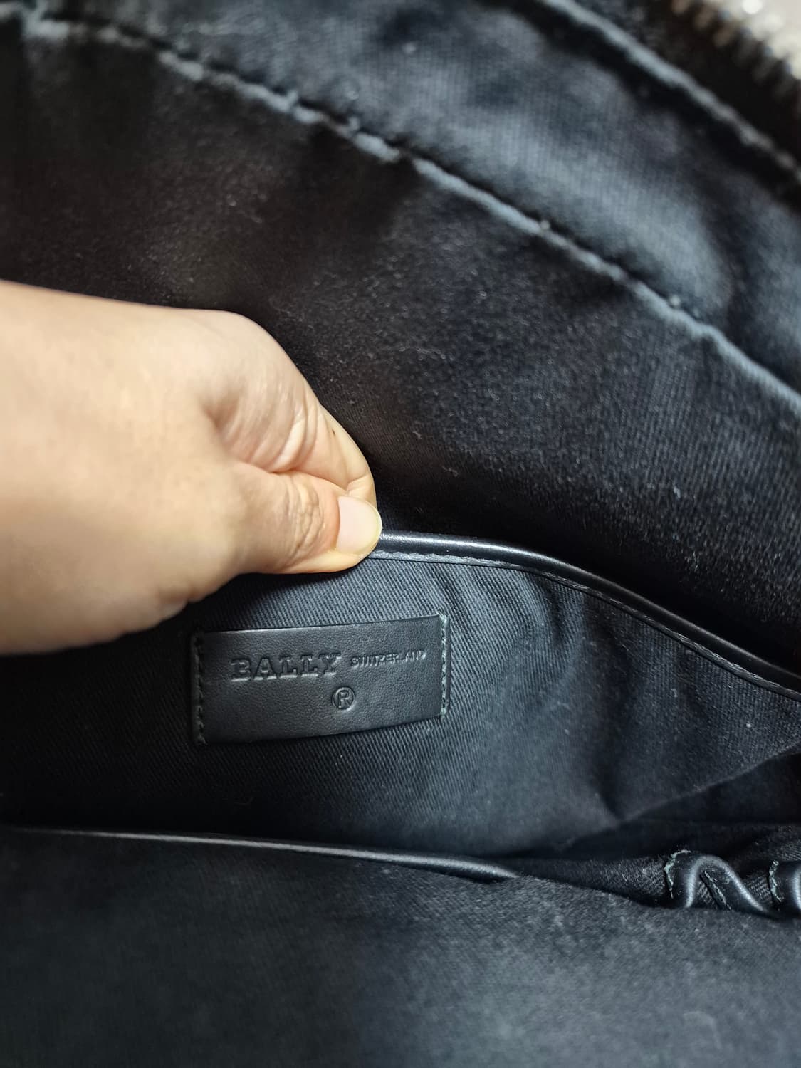 (정품) Bally 발리 블랙 가죽 크로스백 메신져백 상품이미지7