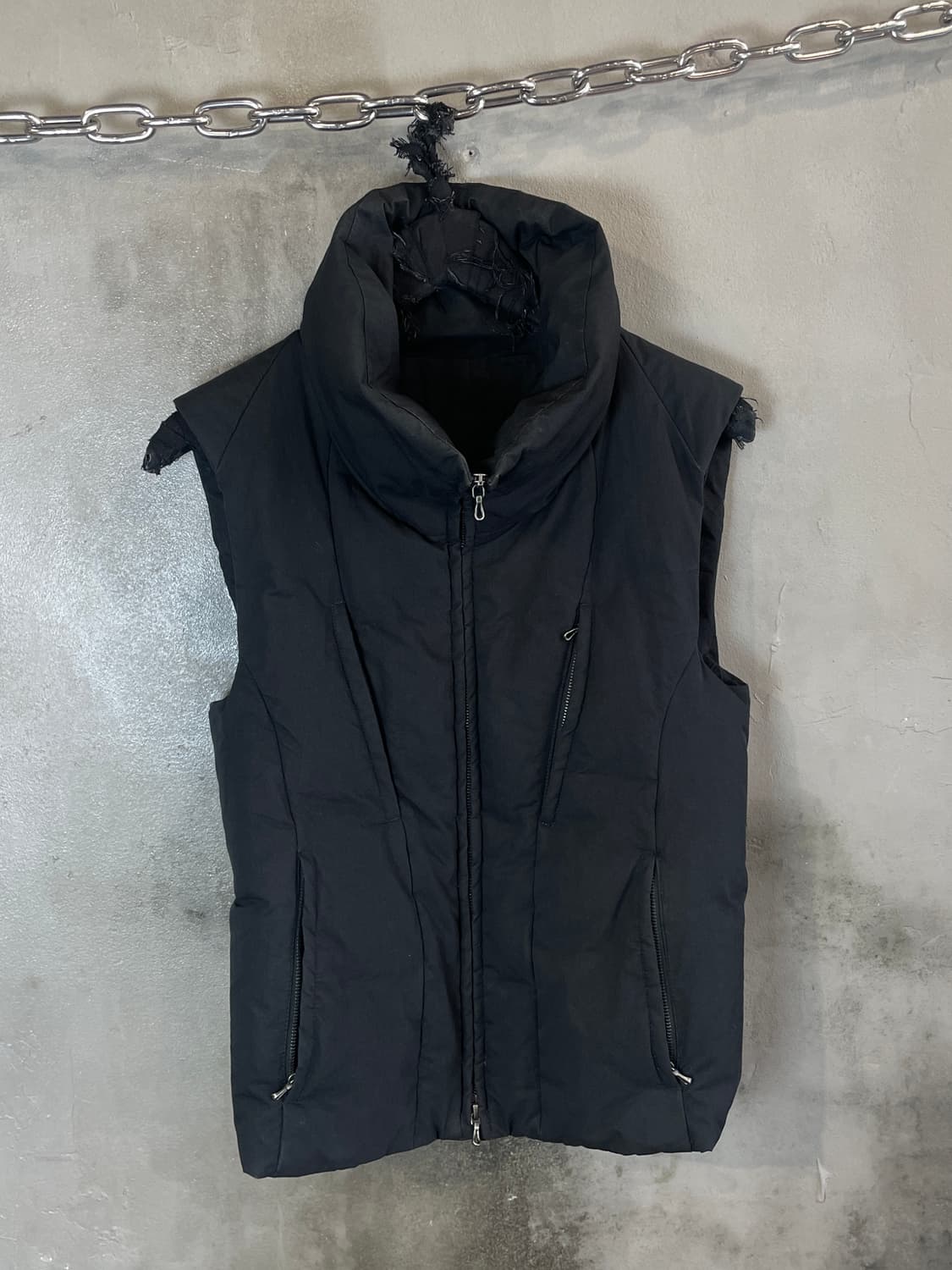 더 비리디안 하이넥 다운 베스트 상품이미지1