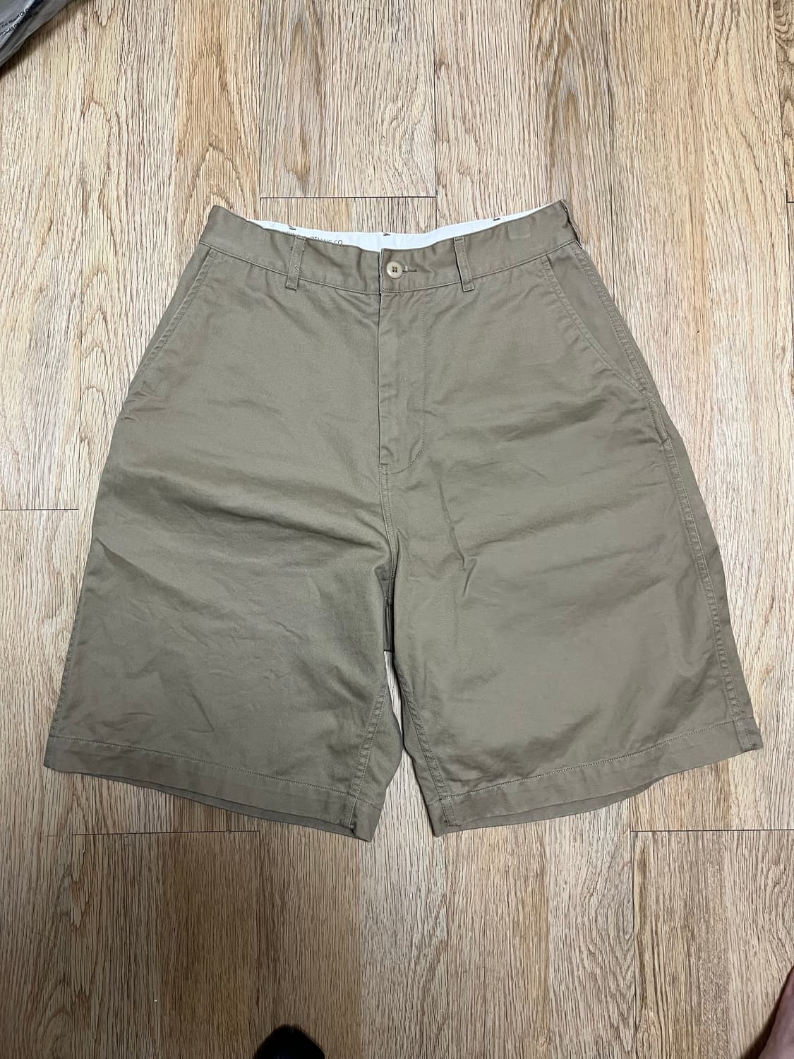 아웃스탠딩 와이드 치노 쇼츠 베이지 상품이미지2