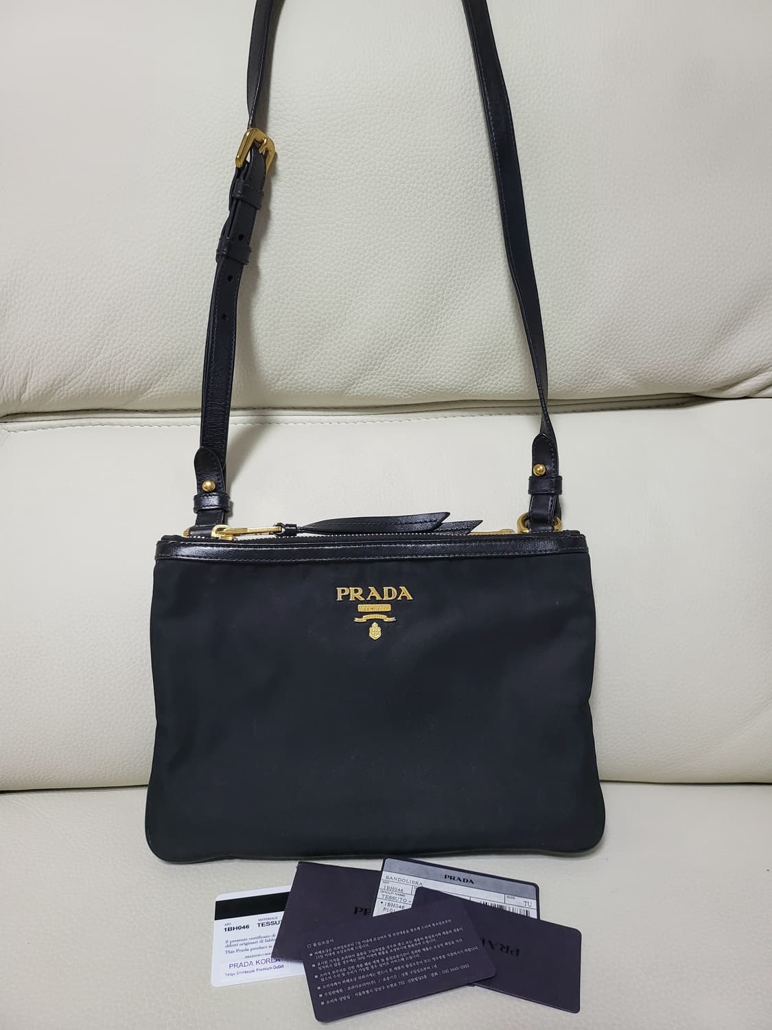 프라다 투지퍼 크로스백  상품이미지1